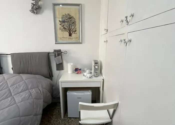 Stanza Con Ottima Posizione Affittacamere Roma